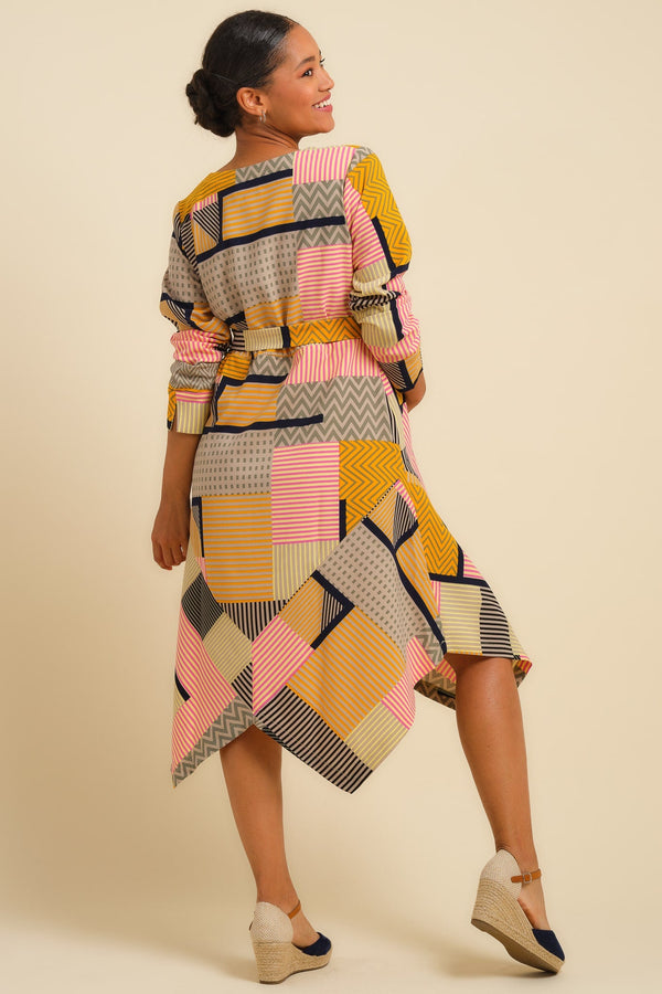 Umstands- und Stillkleid mit Patchwork-Muster