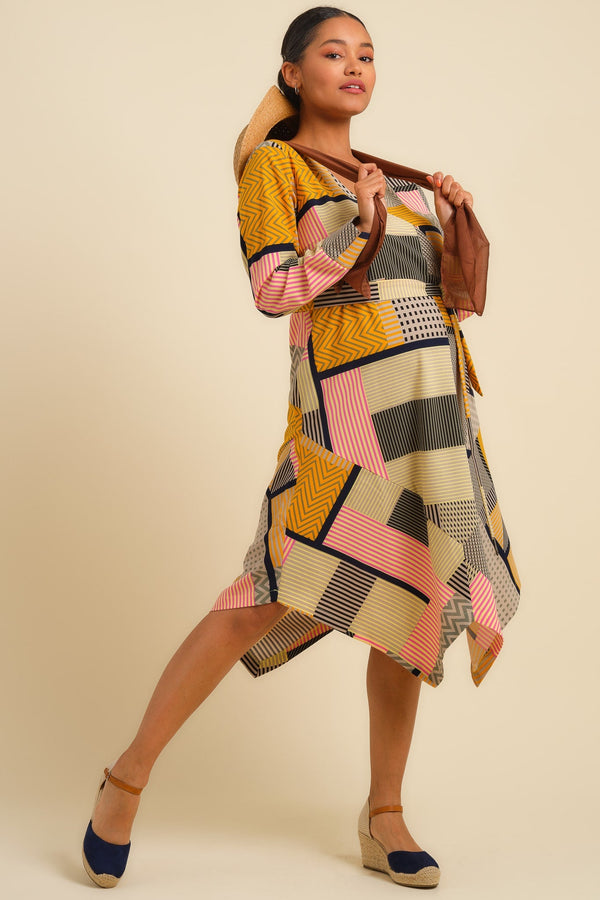 Umstands- und Stillkleid mit Patchwork-Muster