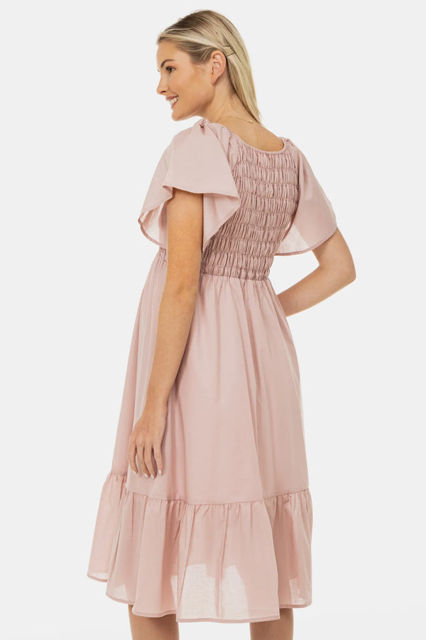 Sommerliches Umstandskleid aus Baumwolle mit Smokdetails – Puderrosa