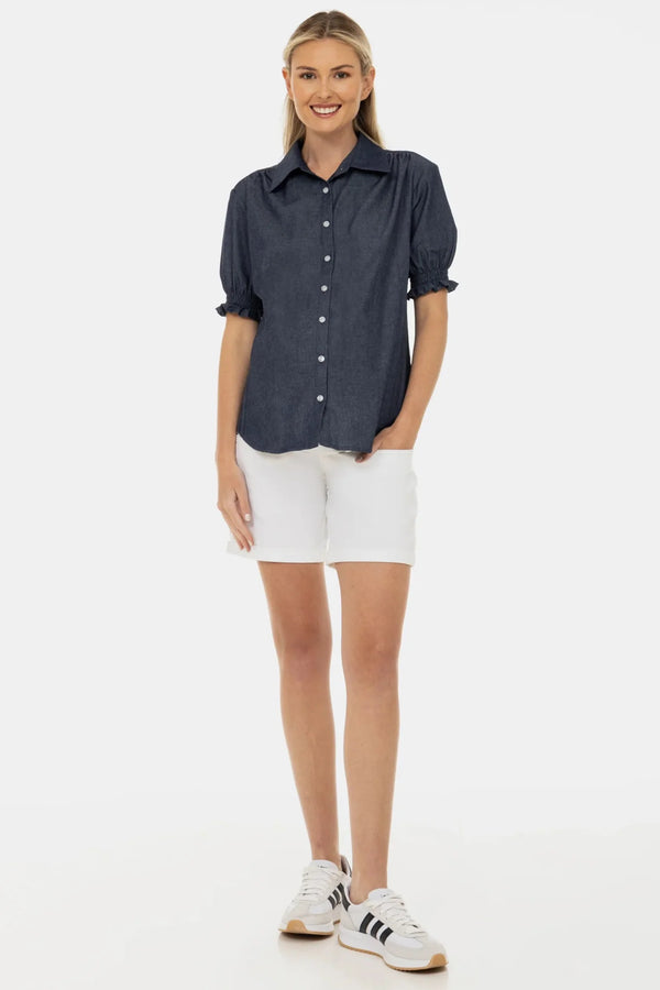 Weiße Umstandsshorts aus Denim mit umgeschlagenem Saum