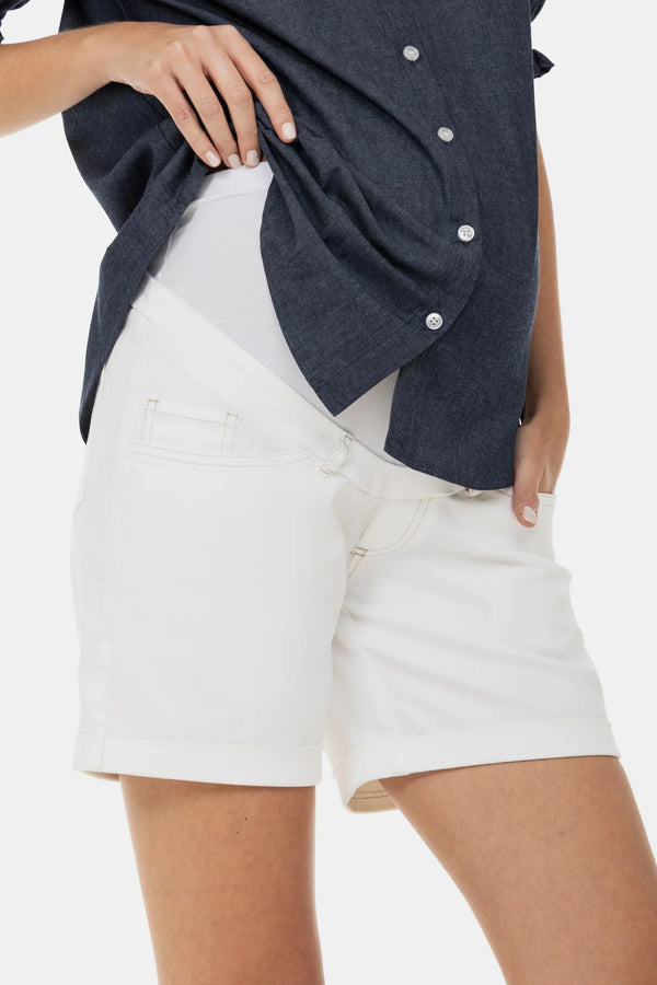 Weiße Umstandsshorts aus Denim mit umgeschlagenem Saum