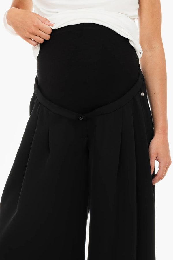 Elegante Umstandshose aus Crêpe Georgette mit feinen Falten – Schwarz