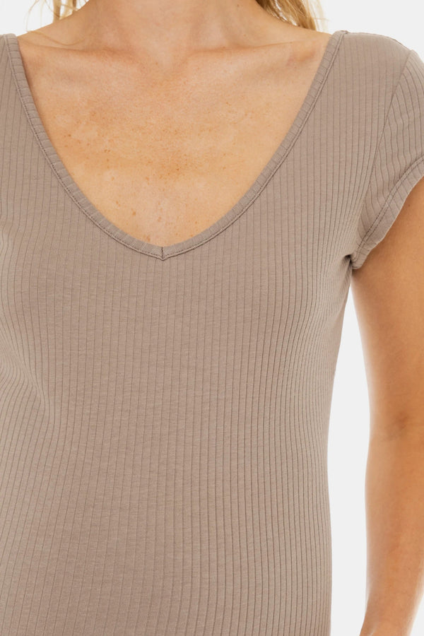 Figurbetontes Umstandskleid aus Baumwolle mit Schlitz – Taupe