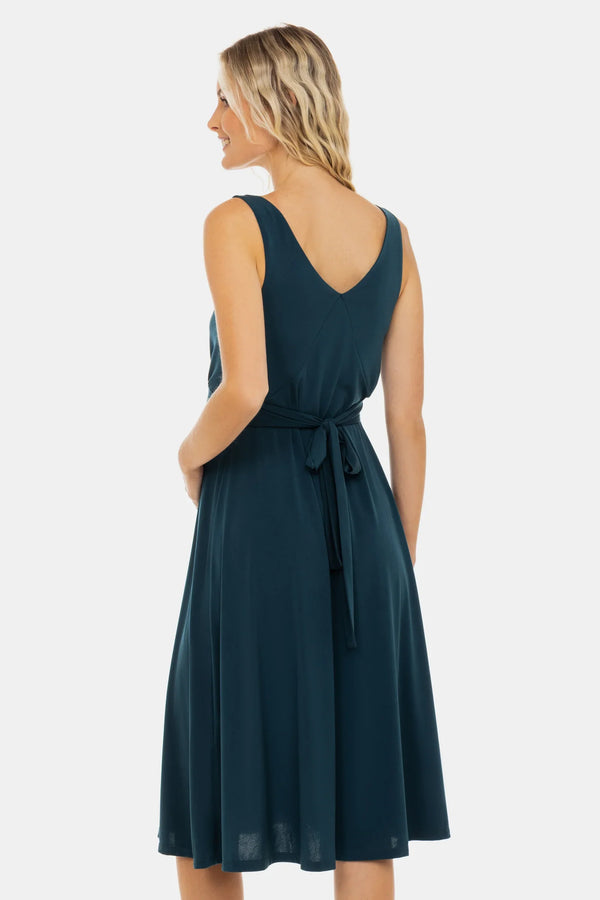 Luftiges Umstandskleid mit Raffung und Schleifendetail – Petrol