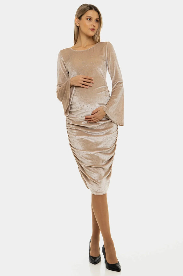 Glänzendes Umstandskleid aus Samt mit Raffung – Sandbeige
