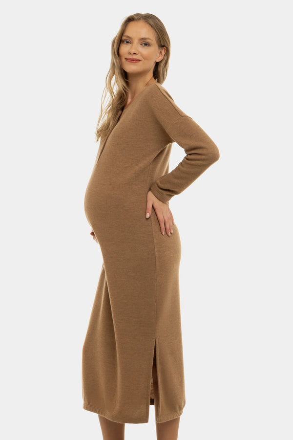 Langes gestricktes Umstands- und Stillkleid – Karamell