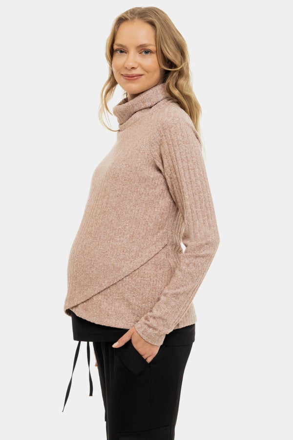 Beiger gerippter Umstands- und Stillpullover mit Rollkragen