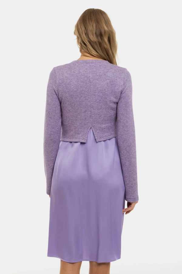 Satiniertes Umstands- und Stillkleid mit Pullover – Lila