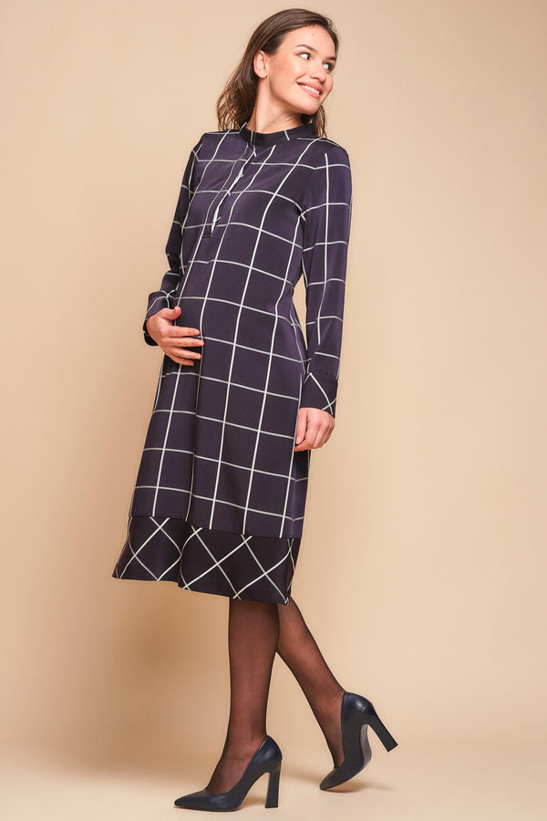 Langes kariertes Umstands- und Stillkleid