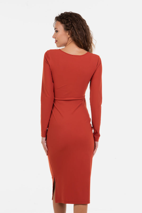 Langes, figurbetontes Umstands- und Stillkleid – terrakotta