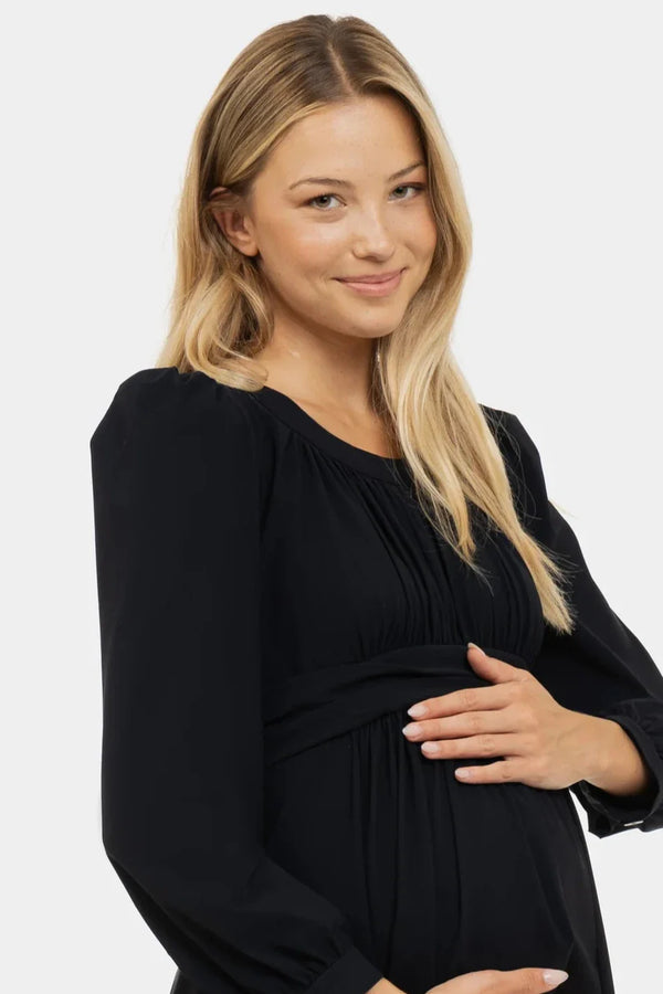 Elegantes Umstandskleid mit feinen Fältchen – Dunkelblau