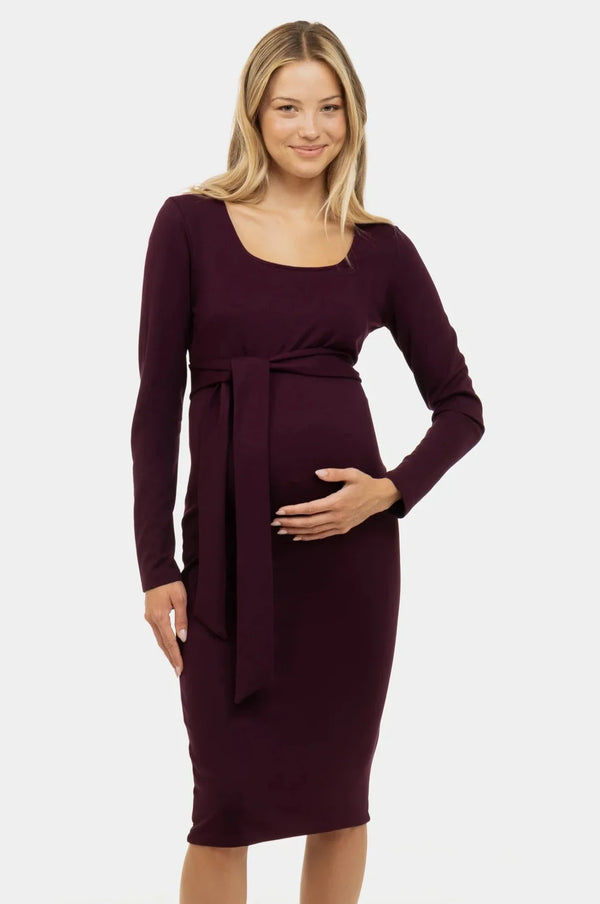 Elegantes langes Umstandskleid mit breitem Gürtel – Bordeaux