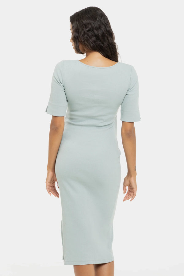Tailliertes Umstands- & Stillkleid aus geripptem Baumwolljersey – Babyminze