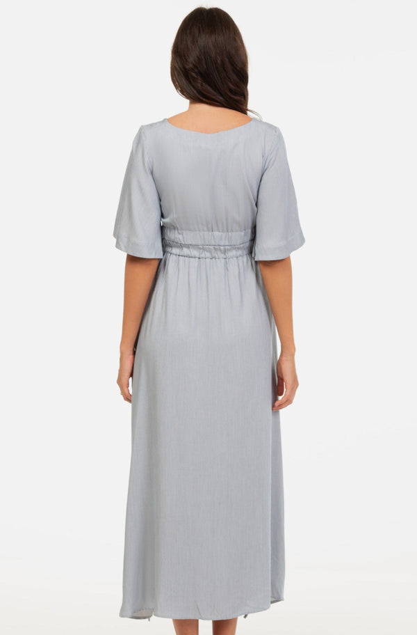 Gestreiftes Maxi-Umstandskleid mit Kordeldetails