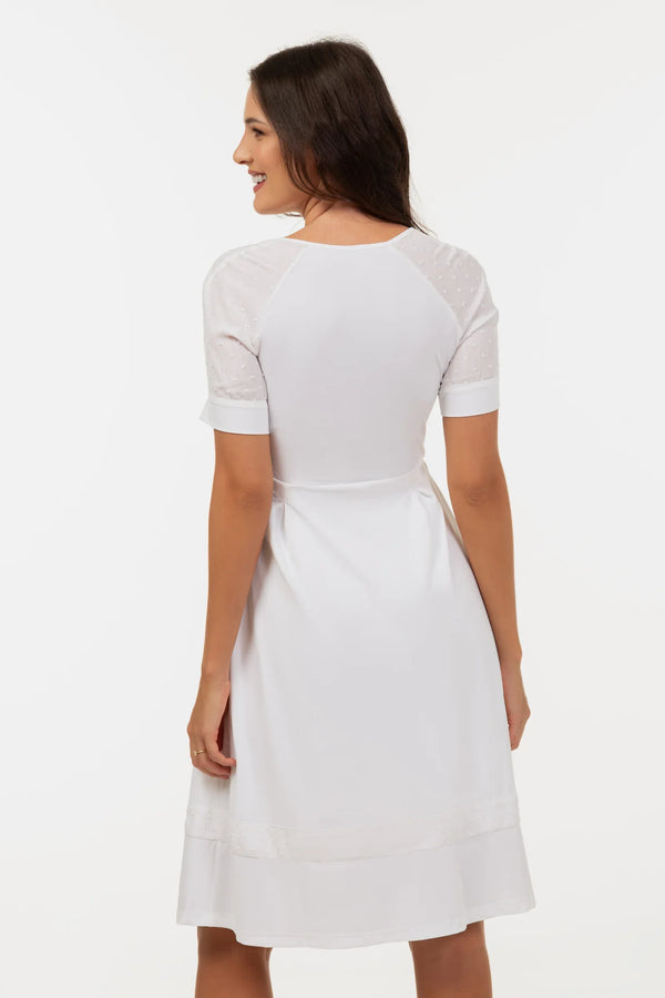 Offizielles Umstands- & Stillkleid mit Tupfen – Ecru