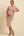 Langes tailliertes Umstands- & Stillkleid – Puder