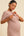 Langes tailliertes Umstands- & Stillkleid – Puder