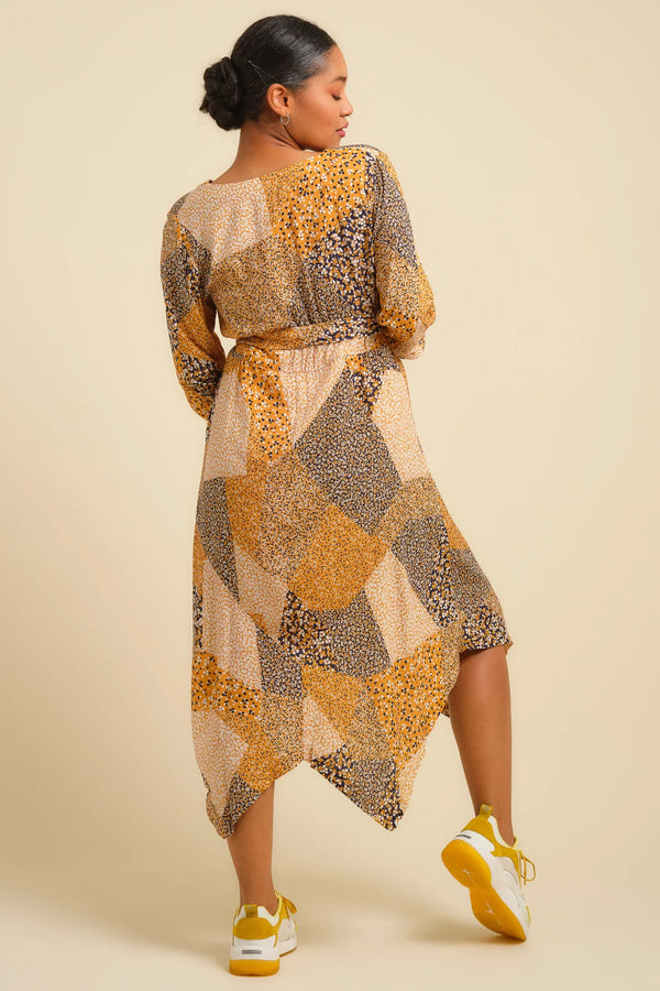 Asymmetrisches Umstands- und Stillkleid