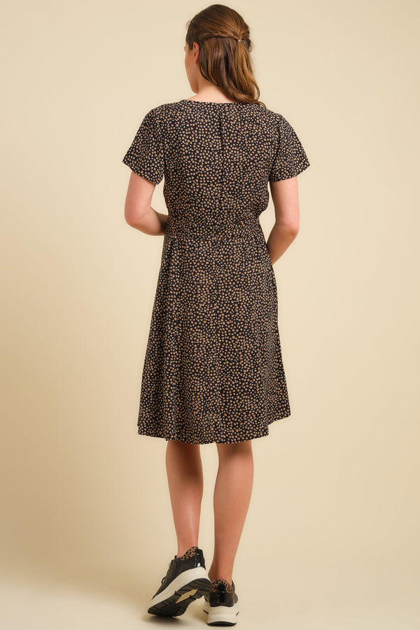 Umstands- und Stillkleid in Wickeloptik – mit Print