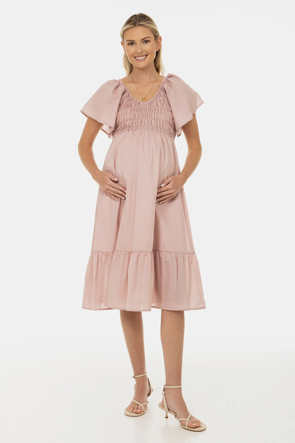 Sommerliches Umstandskleid aus Baumwolle mit Smokdetails – Puderrosa