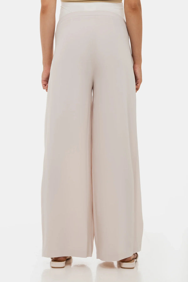 Elegante Umstandshose aus Crêpe Georgette mit feinen Falten