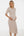 Langes figurbetontes Umstands- und Stillkleid mit Crinkle-Effekt – Sand