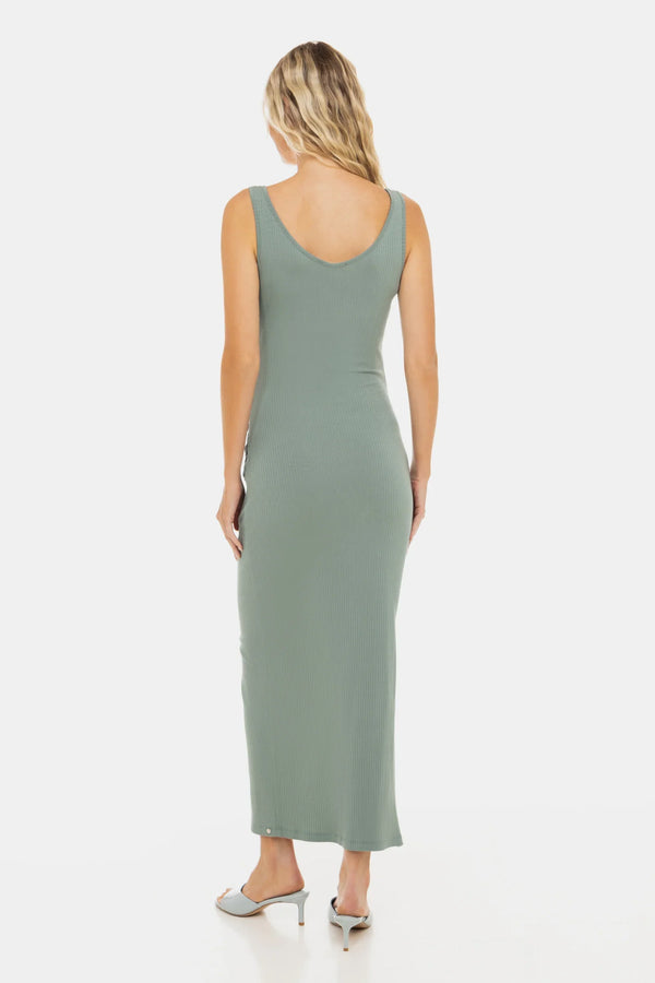 Langes Umstandskleid aus Rippjersey mit Schlitz – Salbeigrün