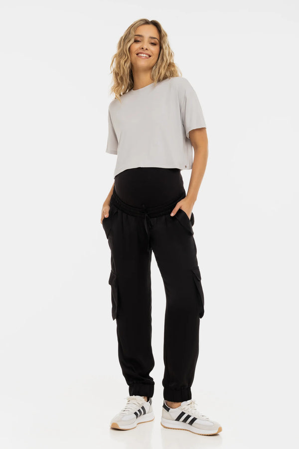 Umstands-Satinhose im Cargo-Stil – Schwarz