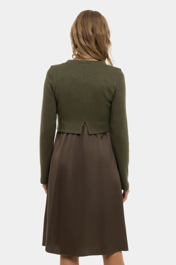 Satiniertes Umstands- und Stillkleid mit Pullover – Olivgrün
