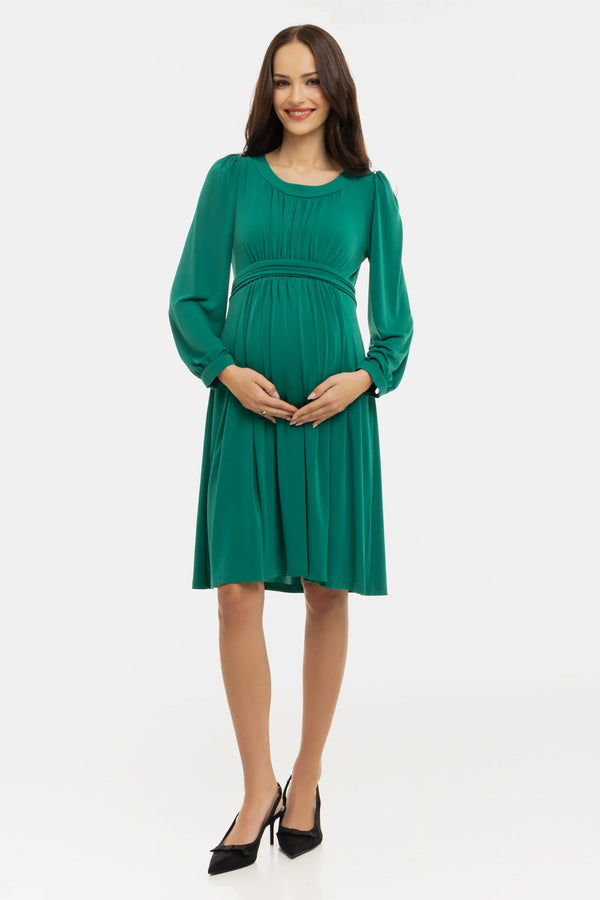 Elegantes Umstandskleid mit feinen Fältchen – Smaragdgrün