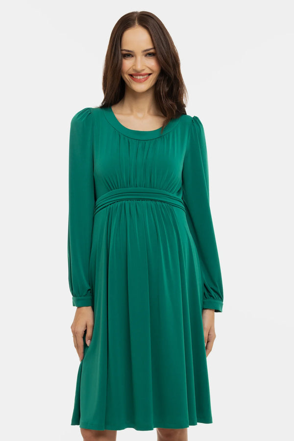 Elegantes Umstandskleid mit feinen Fältchen – Smaragdgrün