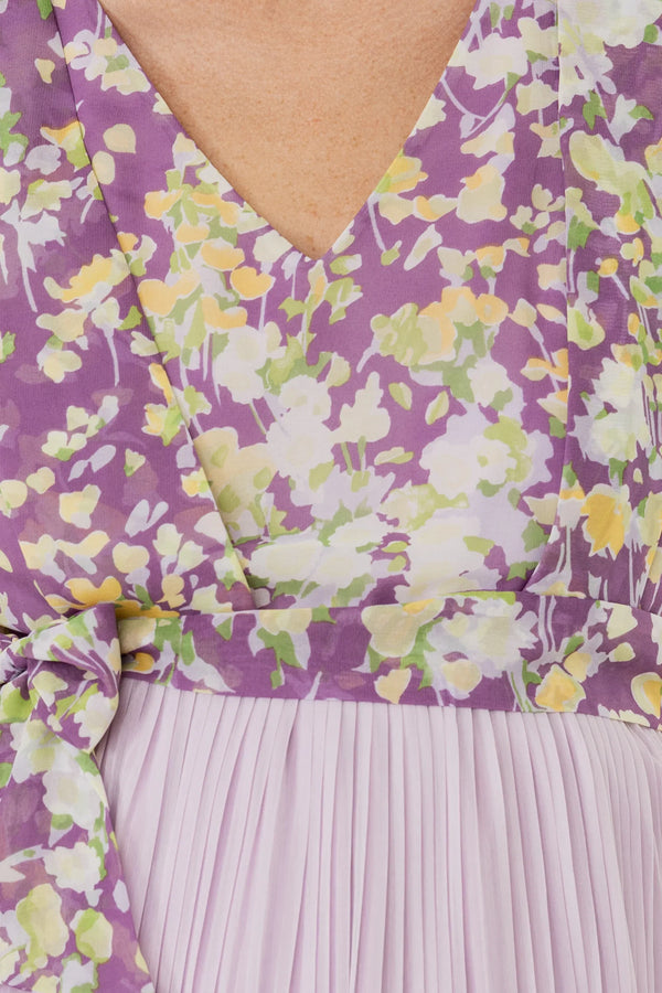 Festliches Umstands- und Stillkleid mit Falten