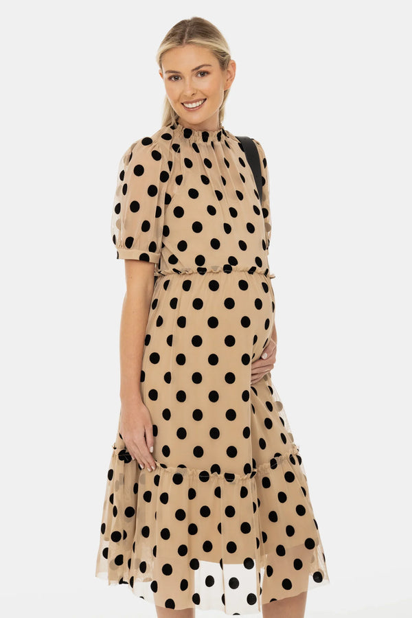 Luftiges Umstandskleid aus Tüll mit Samtpunkten