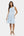 Elegantes Umstandskleid mit Raffung – Babyblau