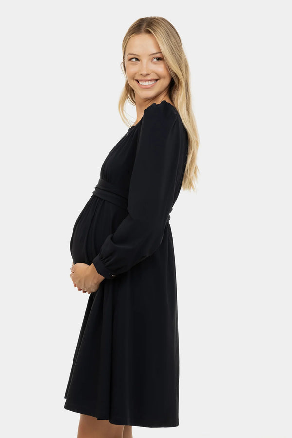 Elegantes Umstandskleid mit feinen Fältchen – Dunkelblau