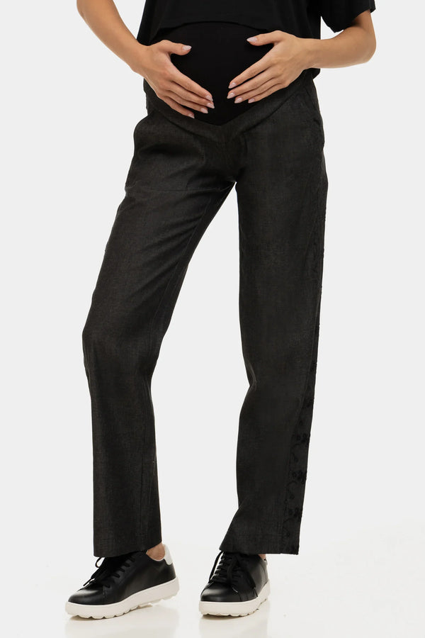 Umstandsjeans mit Spitzendetail