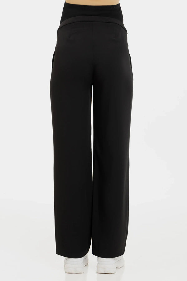 Travel-Umstandshose mit Falten – Schwarz