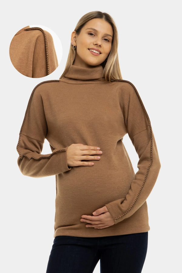 Umstands-Rollkragenpullover mit dekorativen Nähten – Camel