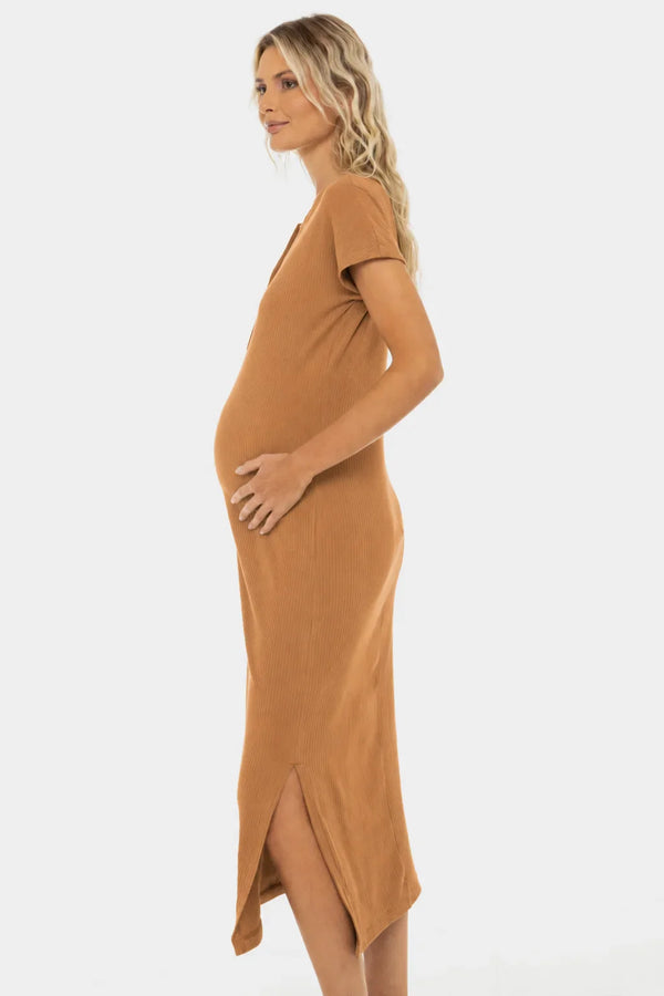 Umstands- und Stillkleid aus Rippjersey mit Knöpfen – Karamell